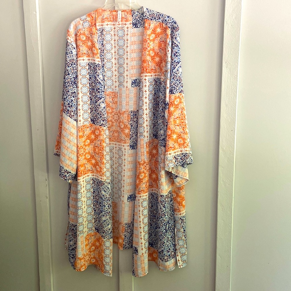 Beautiful light kimono..one size fits most